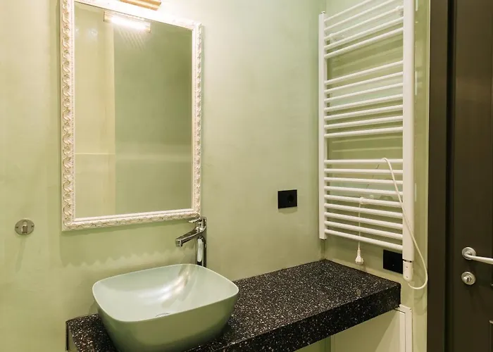 アパート Roots ティラナ